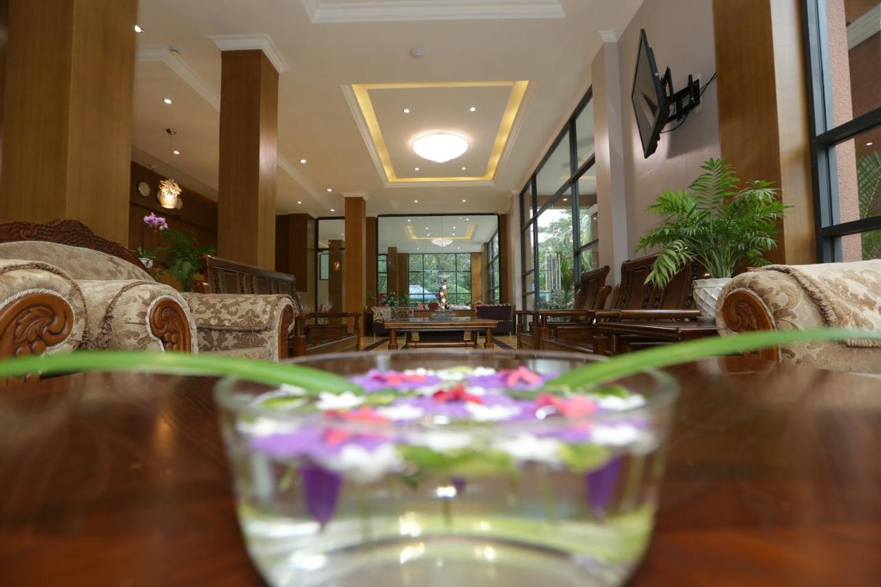 Grand Garden Hotel Yangon Extérieur photo